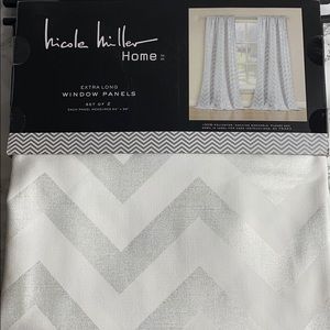 Nicole Miller Extra long curtain